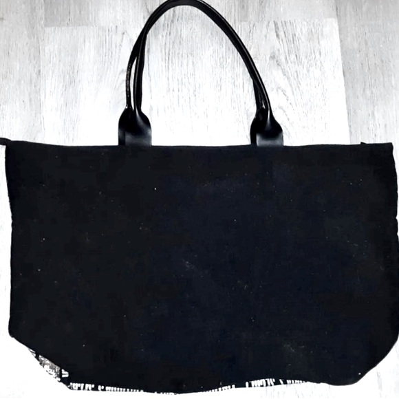 NWT Victoria's Secret Black & Silver
Large Sequined Limited Edition Tote - Picture 2 of 6
